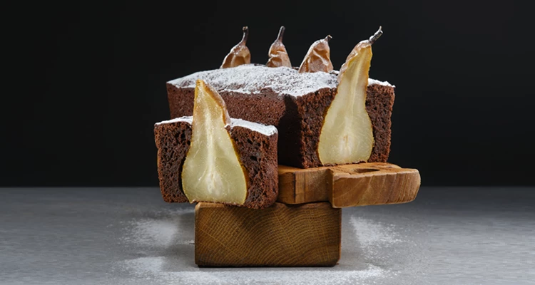 Saftig, schokoladig, himmlisch: Schokokuchen mit versunkenen Birnen